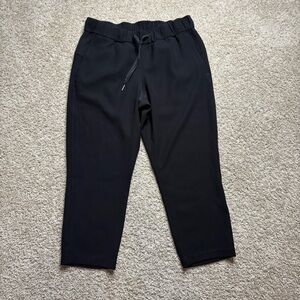 Lululemon On The Fly Crop *Woven 23"